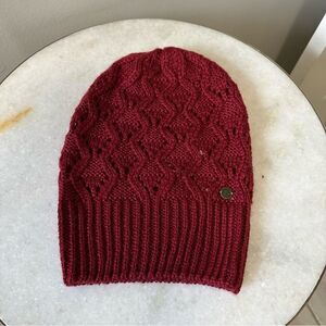 Roxy Women's Ruby Red Wool Blend Light Cable Knit Crochet Ribbed Beanie Hat
